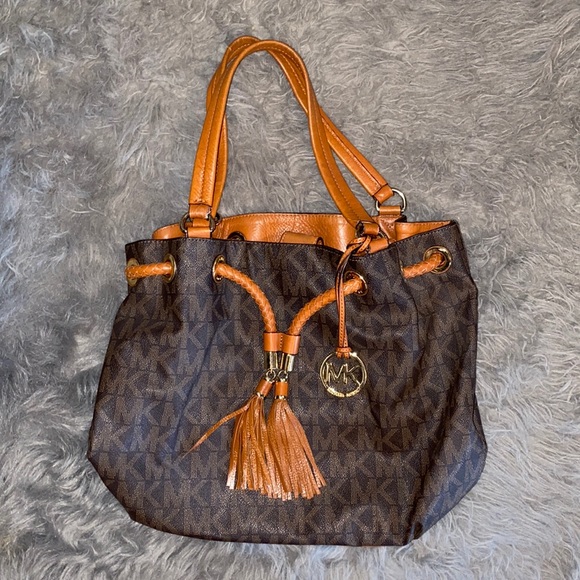 MICHAEL Michael Kors Handbags - Michael Kors Signature Jet Set Drawstring Bag